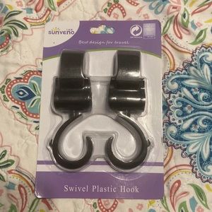Swivel hooks for stroller
